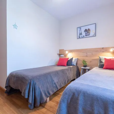 Appartement Pour 4 Personnes Au Cœur De Saint-lary Village - Fr-1-296-304