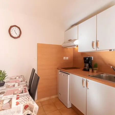 4 Pers Proche Telepherique A Lary - Fr-1-296-304 Apartment *