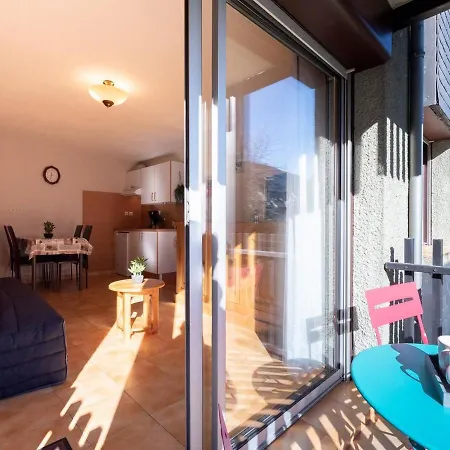 Pour 4 Personnes Au Cœur De Saint-lary Village - Fr-1-296-304 Appartement