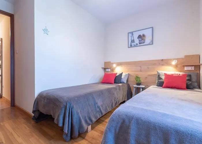 Appartement Pour 4 Personnes Au Cœur De Saint-lary Village - Fr-1-296-304