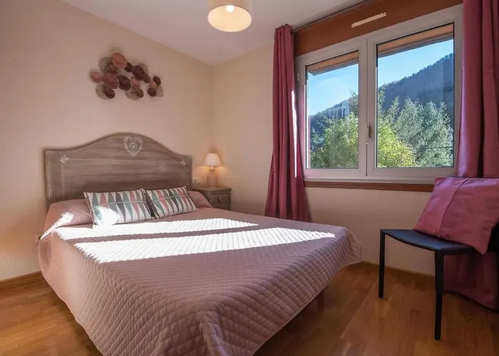 Pour 4 Personnes Au Cœur De Saint-lary Village - Fr-1-296-304 *