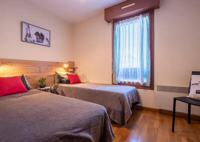 Pour 4 Personnes Au Cœur De Saint-lary Village - Fr-1-296-304
